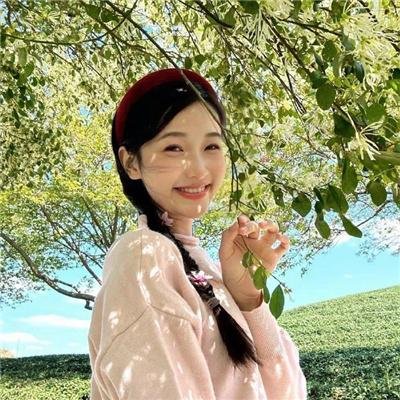 玉女含苞朵朵开